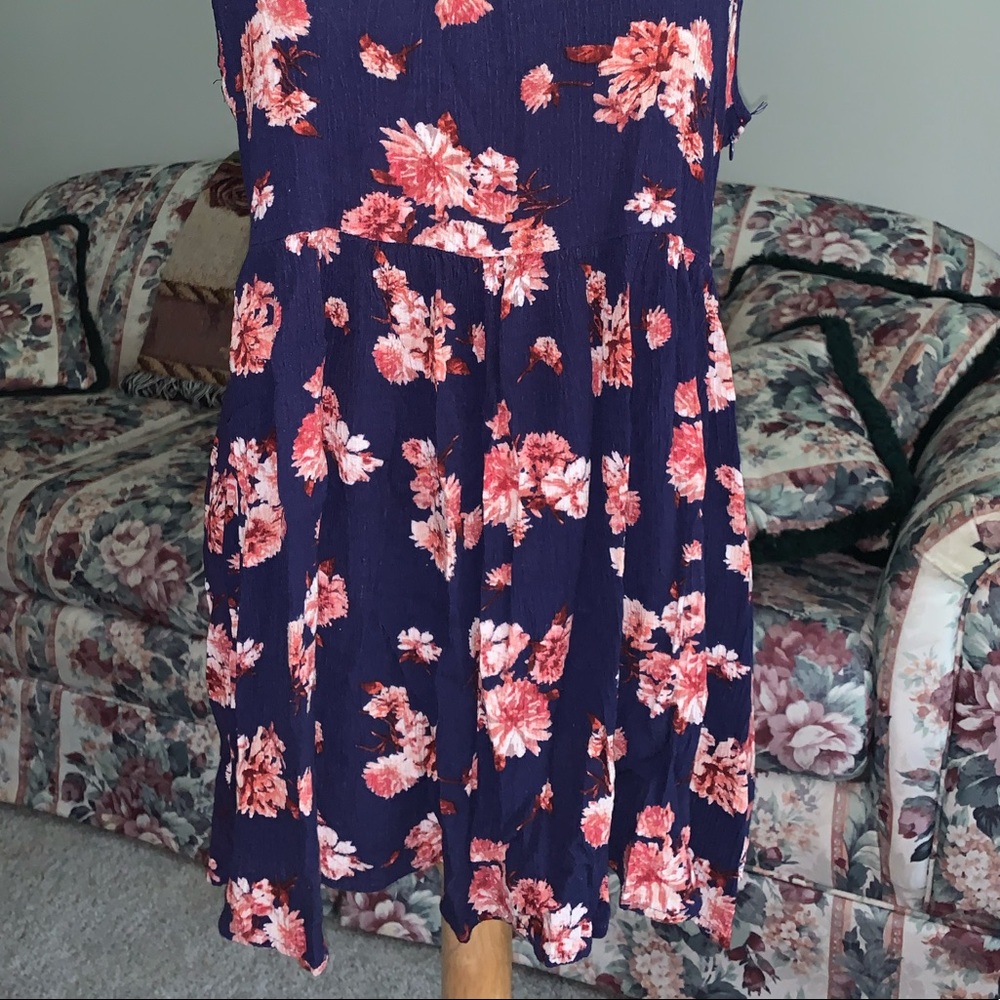 Forever 21 Floral Dress Top - Picture 2 of 6